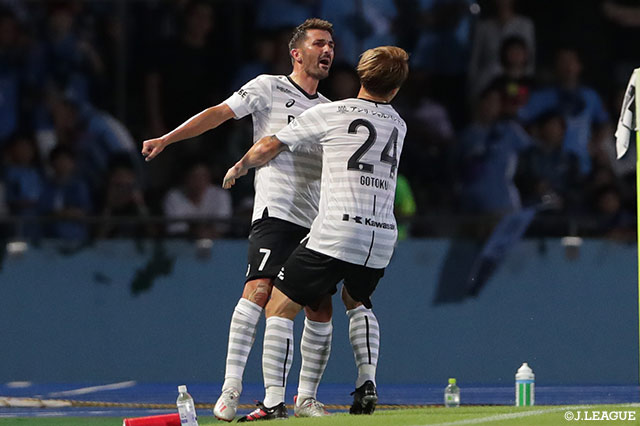 古橋がドリブルで切れ込み、ダビド ビジャにラストパスを送る！左足から放たれたシュートがゴールに突き刺さり、神戸が前半終了間際に先制点を奪う【明治安田Ｊ１ 第27節 川崎Ｆvs神戸】