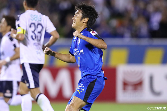 三平 和司が自ら獲得したPKを沈め、大分が試合を振り出しに戻す【明治安田Ｊ１ 第27節 大分vs磐田】