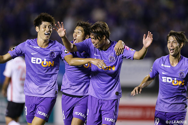 森島のクロスにファーサイドでフリーになった野上 結貴（広島）がヘディングでうまく叩きつけ、ネットを揺らす！【明治安田Ｊ１ 第27節 広島vs名古屋】