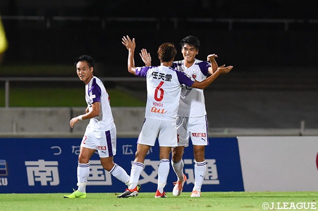 一美 和成（#23）の2試合ぶりとなる得点でアウェイの京都が先制に成功する【明治安田Ｊ２ 第34節 鹿児島vs京都】