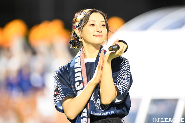 Ｊリーグ名誉女子マネージャーの足立 梨花さんが来場！選手紹介や場内MCなどでスタジアムを盛り上げてくれました【明治安田Ｊ２ 第34節 鹿児島vs京都】