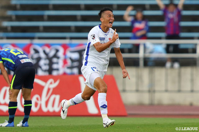 曽根田の折り返しを途中出場の金園 英学がフリーで合わせ、甲府が後半アディショナルタイムに待望の先制点を獲得！【明治安田Ｊ２ 第34節 山形vs甲府】