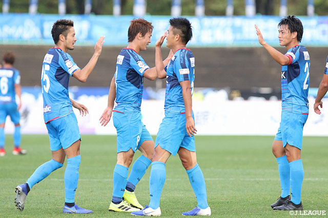 前半終了間際に中村 亮太の2戦連続となるゴールが決まり、秋田が追加点を奪う【明治安田Ｊ３ 第24節 秋田vsYS横浜】