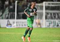 うまくスペースに抜け出したミシャエルが中に切り返しシュートを放つ！これがゴール右に決まり岐阜が土壇場で同点に追いつく！【明治安田Ｊ２ 第34節 岐阜vs横浜FC】