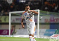 後半7分、ドウグラスが左足で放った鋭いグラウンダーのシュートがネットに突き刺さり、清水がリードをさらに広げる【明治安田J1 第27節 湘南vs清水】