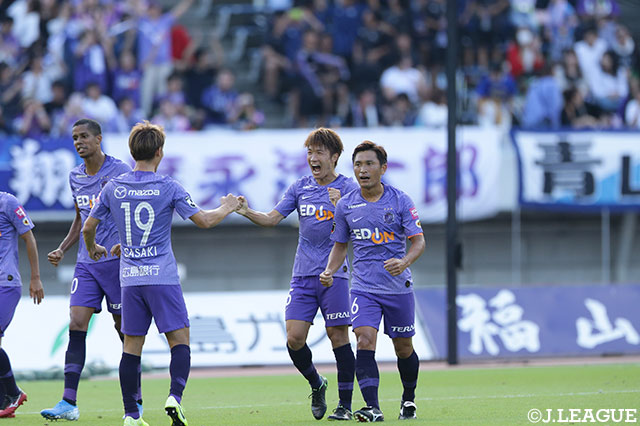 1-1で迎えた前半39分、ハイネルからのマイナスのクロスにフリーの稲垣 祥が合わせ広島が勝ち越しに成功！【明治安田Ｊ１ 第28節 広島vs神戸】