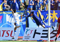 田中がふわりと浮かせたクロスをニアサイドに走り込んだ三平 和司が頭で叩き込み、アウェイの大分がリードを奪う【明治安田Ｊ１ 第28節 名古屋vs大分】