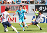 イサック クエンカは鋭いドリブルからスルーパスを供給するなど鳥栖の攻撃を牽引した【明治安田Ｊ１ 第28節 鳥栖vsFC東京】