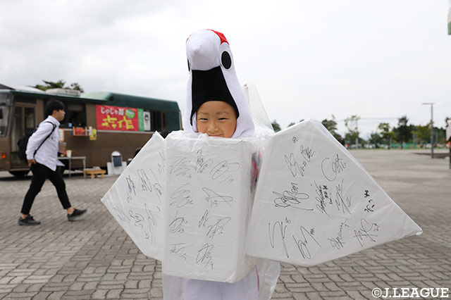キヅールに扮したミニサポが参上！【明治安田Ｊ３ 第25節 岩手vs八戸】