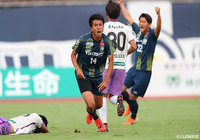 首位の意地をみせた群馬。田中 稔也が後半アディショナルタイムにゴールを奪い、土壇場で同点に追いつく！【明治安田Ｊ３ 第25節 群馬vs藤枝】