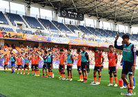 長野は試合開始早々に先制するも追いつかれ、ホームでドロー決着【明治安田Ｊ３ 第25節 長野vs秋田】