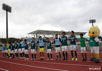 5連敗を喫していた相模原が3-0の快勝を収め、サポーターと喜びをわかち合った【明治安田J3 第25節 相模原vs沼津】