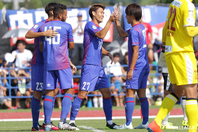 田川 亨介（#27）がマイナスのクロスをダイレクトで合わせ、F東23が幸先良く先制点を挙げる【明治安田Ｊ３ 第25節 F東23vs熊本】