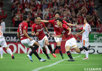 相手のクリアを拾った橋岡 大樹が胸トラップから豪快なボレーシュートを叩き込み、浦和が逆転に成功！【明治安田Ｊ１ 第28節 浦和vs清水】