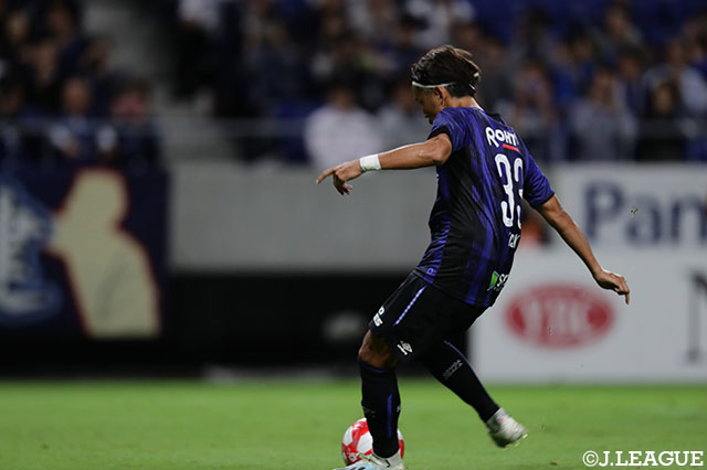 後半29分、宇佐美 貴史がPKを決めてホームのＧ大阪が先制に成功する【ルヴァンカップ 準決勝 第1戦 Ｇ大阪vs札幌】