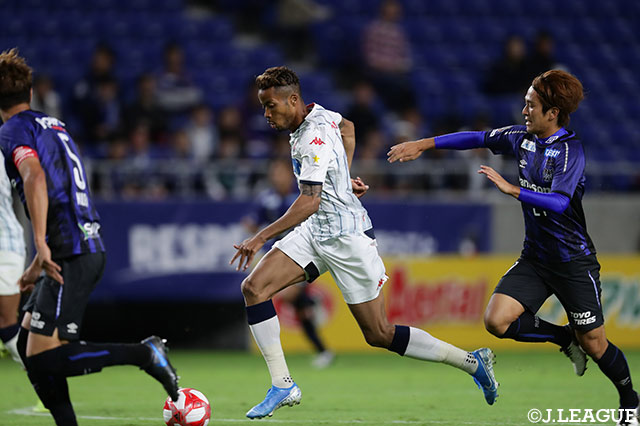 得点ランキングトップタイに位置する鈴木 武蔵（札幌）だが、この日は無得点に終わった【ルヴァンカップ 準決勝 第1戦 Ｇ大阪vs札幌】