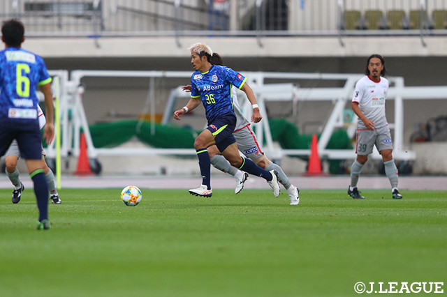 前半9分、山形は柳 貴博（＃36）のゴールで先制に成功！【明治安田Ｊ２ 第36節 山形vs岐阜】