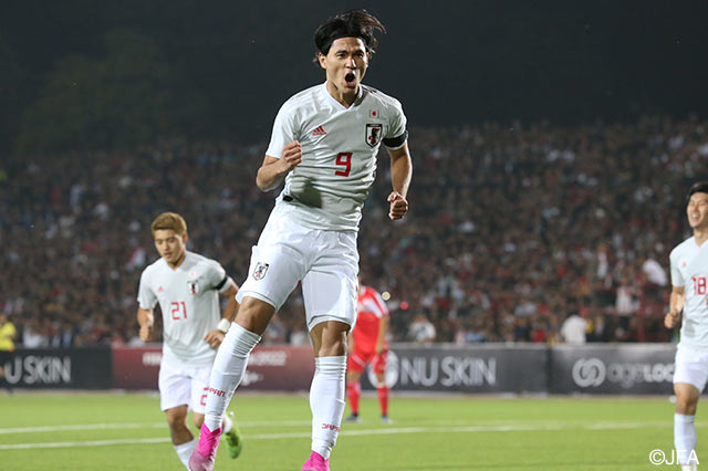 中島からのクロスを南野 拓実がヘディングで豪快に押し込んで日本が先制に成功！【カタールＷ杯 アジア2次予選 タジキスタンvs日本】