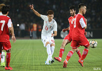 守備的MFとして先発出場した橋本 拳人（FC東京）は素早い寄せ、インターセプトなどで相手にチャンスを与えず、無失点勝利に貢献した【カタールＷ杯 アジア2次予選 タジキスタンvs日本】