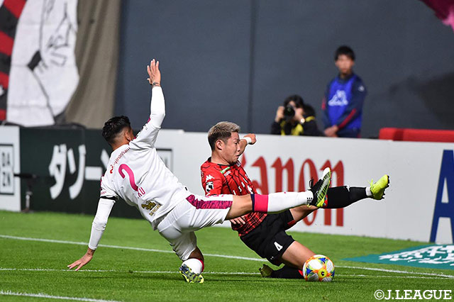 サイドを主戦場とする菅 大輝（札幌）と松田 陸（Ｃ大阪）の両者が見応えのあるマッチアップを展開【明治安田Ｊ１ 第29節 札幌vsＣ大阪】