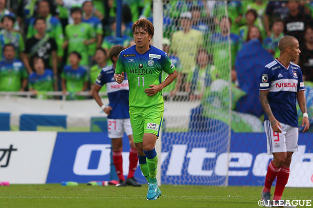 湘南は、山﨑 凌吾（#11）が後半ATに1点を返すも、浮嶋 敏監督の初陣を勝利で飾れず【明治安田Ｊ１ 第29節 横浜FMvs湘南】