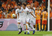 後半9分、森島が縦につなぐと反応して走り込んだ柏がマイナスに折り返す。反応した川辺 駿が冷静に流し込んで広島が同点に追い付く!【明治安田J1 第29節 清水vs広島】