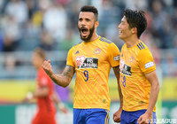 試合終盤に得たPKをハモン ロペス（#9）がゴール右に突き刺し、仙台がリードを2点に広げる！【明治安田Ｊ１ 第29節 名古屋vs仙台】