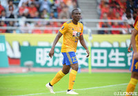 出場停止明けのシマオ マテ(仙台)は最終ラインに入り、フル出場。守備に安定感をもたらし無失点勝利に貢献【明治安田J1 第29節 名古屋vs仙台】