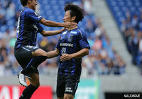 試合開始5分、クロスバーの跳ね返りを渡邉 千真（#39）が詰め、Ｇ大阪が幸先良く先制【明治安田Ｊ１ 第29節 Ｇ大阪vs川崎Ｆ】