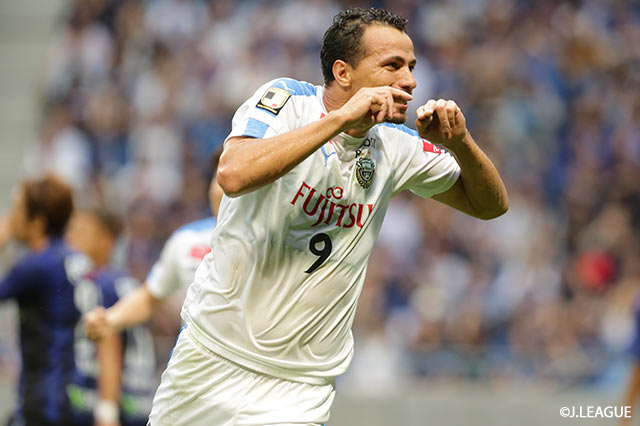 マイナス気味のクロスに対し、上手くニアサイドで受けたレアンドロ ダミアン（#9）がファーに流し込み、川崎Ｆが逆転に成功【明治安田Ｊ１ 第29節 Ｇ大阪vs川崎Ｆ】