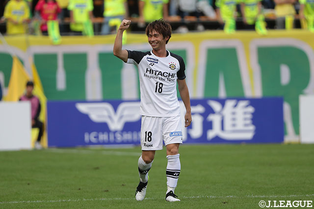 前半22分、瀬川 祐輔がPA手前の左から左足を振り抜くと、低い弾道のシュートは逆サイドのネットに突き刺さり、柏が追加点を奪う！【明治安田Ｊ２ 第37節 千葉vs柏】