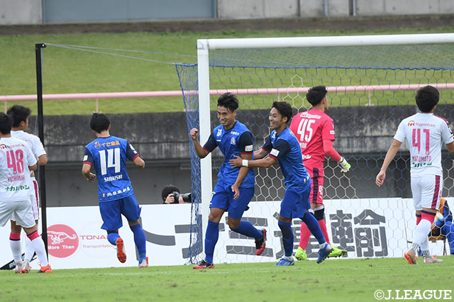 前半14分、平松 宗がPKをきっちり決めてホームの富山が先手を奪う！【明治安田Ｊ３ 第27節 富山vsC大23】