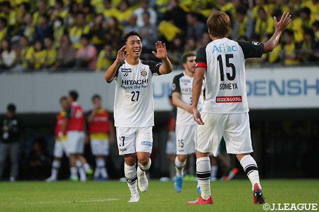 後半16分、三原 雅俊（#27）がこの日自身2得点目を挙げて、柏がリードを3点に広げる！【明治安田Ｊ２ 第37節 千葉vs柏】