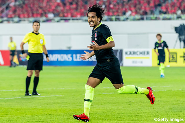 後半5分、右サイドの橋岡からのクロスを興梠 慎三が頭で合わせて、浦和が先制！【ACL 準決勝 第2戦 広州恒大vs浦和】