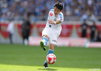 阿部 浩之（川崎Ｆ）が大島とのワンツーで抜け出しミドルシュートを放つも惜しくも枠を外れる【ルヴァンカップ 決勝 札幌vs川崎Ｆ】