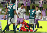 こぼれ球を森島 康仁(#20)が落ち着いて押し込み、藤枝が同点に追いつく【明治安田J3 第28節 相模原vs藤枝】