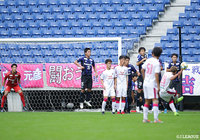 90+1分に獲得したFKのチャンスを中島 元彦が直接沈め、C大23が土壇場で逆転に成功する【明治安田J3 第28節 G大23vsC大23】