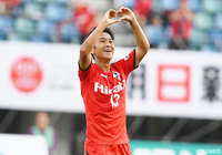 相手DFからボールを奪った北村 知也がドリブルで持ち上がり、カットインからシュートを放つ!これが決まり熊本がリードを2点に広げる【明治安田J3 第28節 熊本vs沼津】