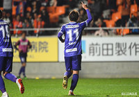 ゴール前でフリーになった木村 裕（#11）がクロスボールを頭で叩き込み、長野がリードを広げる【明治安田Ｊ３ 第26節 長野vsYS横浜】