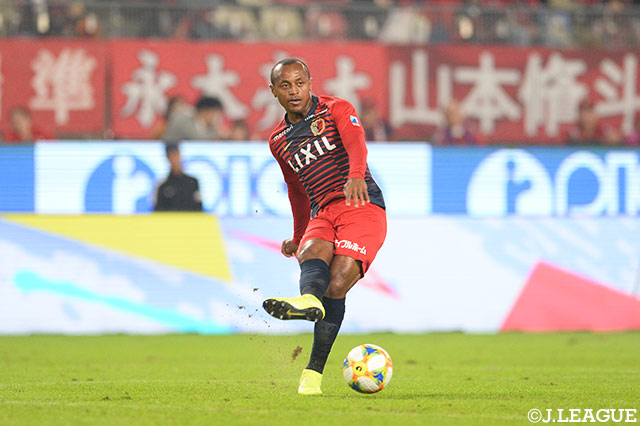戦線を離脱していたレオ シルバ（鹿島）。復帰戦ながら、攻守に存在感を発揮【明治安田Ｊ１ 第30節 鹿島vs浦和】