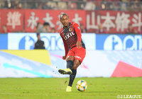 戦線を離脱していたレオ シルバ（鹿島）。復帰戦ながら、攻守に存在感を発揮【明治安田Ｊ１ 第30節 鹿島vs浦和】