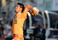 二見がゴール前にロングスローを送ると、ボールは磐田DFの足に当たりゴールに吸い込まれる！清水がラッキーな形で同点に追いつく【明治安田Ｊ１ 第30節 清水vs磐田】