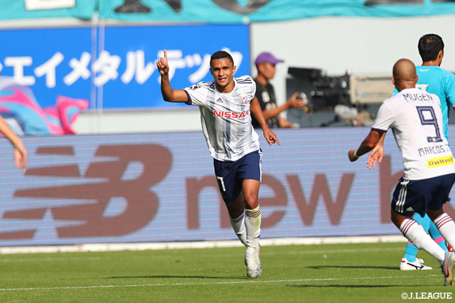 マテウスが飛び出したGKを上手く交わしパスを送るとこれを受けたエリキが落ち着いて無人のゴールに突き刺し、横浜FMがリードを2点に広げる！【明治安田Ｊ１ 第30節 鳥栖vs横浜FM】