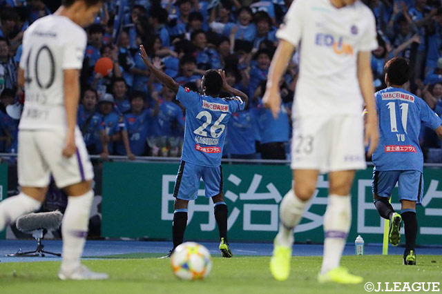 マギーニョ（川崎Ｆ/#26）は失点に直結したミスを自らのゴールですぐさま帳消しに！【明治安田Ｊ１ 第30節 川崎Ｆvs広島】