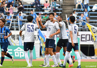 原 大智の4試合連続のゴールでF東23がリードを2点に広げる【明治安田J3 第29節 讃岐vsF東23】