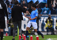 後半17分、先発起用の斉藤 光毅が期待に応えるゴールを奪い、横浜FCがリードを広げる!【明治安田J2 第39節 横浜FCvs長崎】