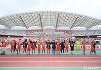 後半にも1点を加えたホームの新潟が2-0で快勝。前節の敗戦を払拭する勝利を手にした【明治安田Ｊ２ 第40節 新潟vs岐阜】