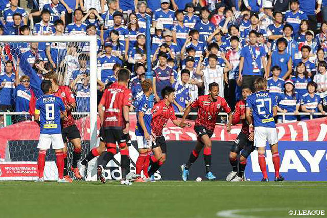 福森のCKにジェイが打点の高いヘディングで合わせる！シュートはGKに防がれるもこぼれ球を鈴木 武蔵が押し込み、札幌がすぐさま1点を返す【明治安田Ｊ１ 第31節 横浜FMvs札幌】