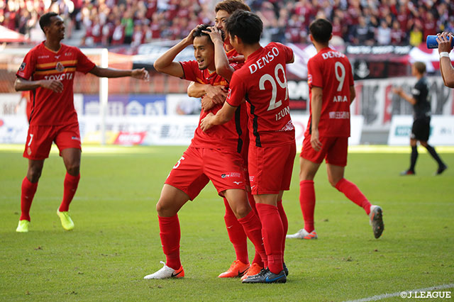 前田 直輝がカットインから豪快に左足を振り抜くと、シュートはネットに突き刺さり名古屋が先制点を奪う【明治安田Ｊ１ 第31節 名古屋vs神戸】