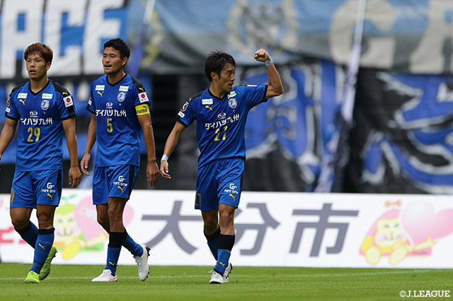 素早いリスタートから岩田がサイドを駆け上がりクロスを送る！ニアサイドに走り込んだ三平 和司が合わせ大分が同点に追いつく！【明治安田Ｊ１ 第31節 大分vsＧ大阪】